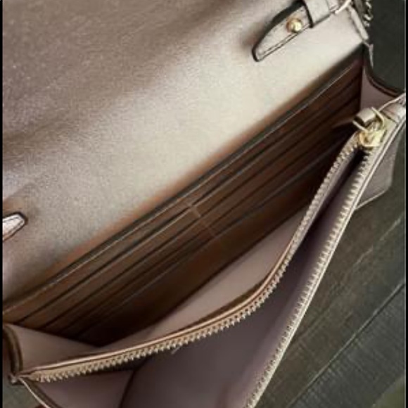 New Tory Burch ๐ crossbody/ wallet inside - Picture 5 of 11